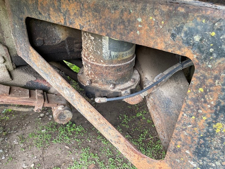 #1381-•-international-f-2674-tri-axel-dump-truck-image-46
