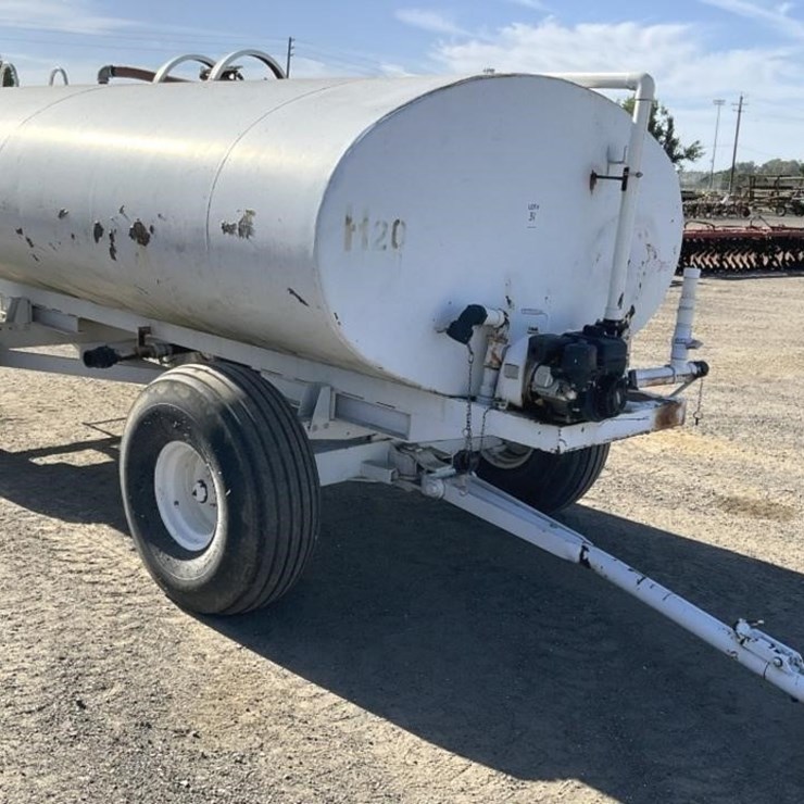 CUSTOM TRAILER