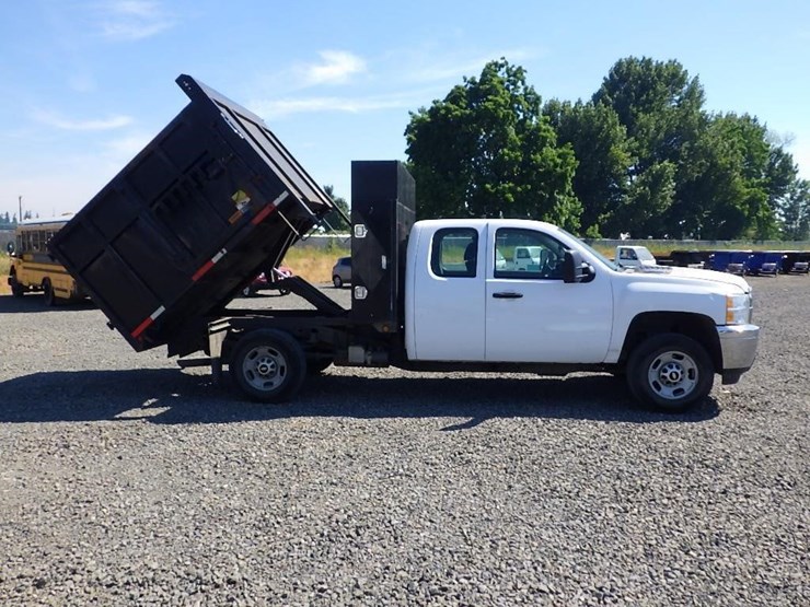 2013-chevrolet-3500hd-image-4