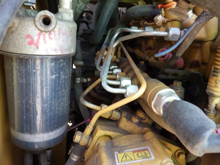 2018-caterpillar-239d-image-22