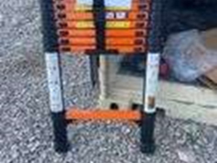 10-step-single-side-telescoping-ladder-image-1