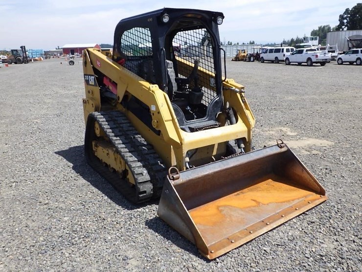 2018-caterpillar-239d-image-3