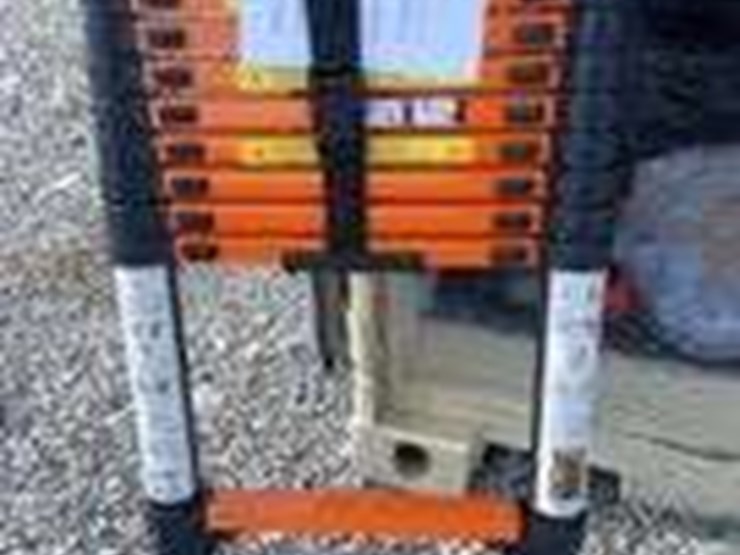 10-step-single-side-telescoping-ladder-image-1