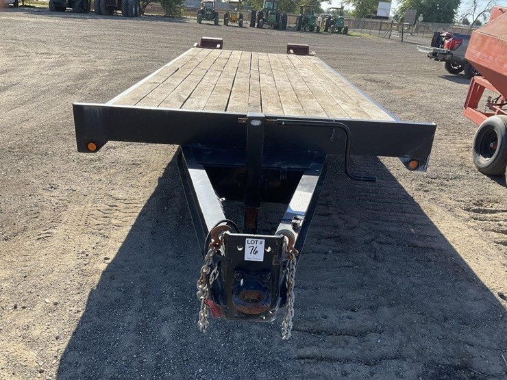 towmaster-8.5'x25'-equipment-trailer-image-2