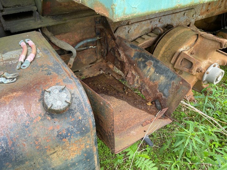 #1381-•-international-f-2674-tri-axel-dump-truck-image-27