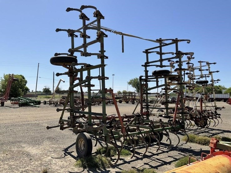 glencoe-30'-fold-up-field-cultivator-image-4