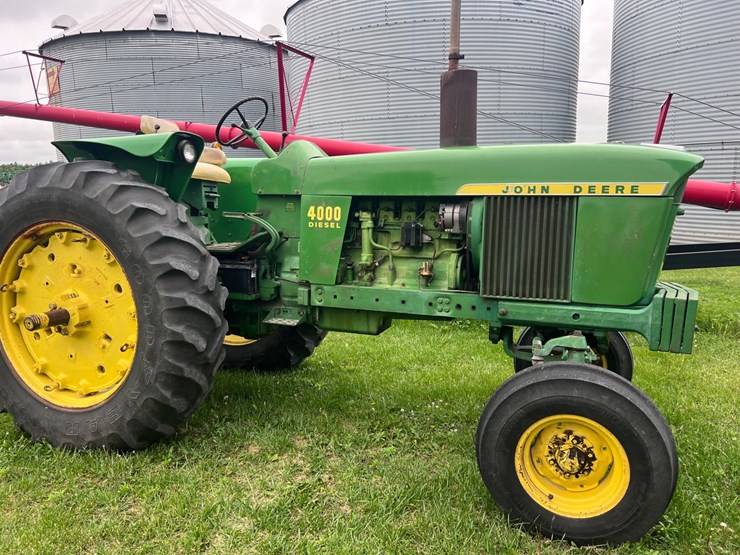 john-deere-4000-image-1