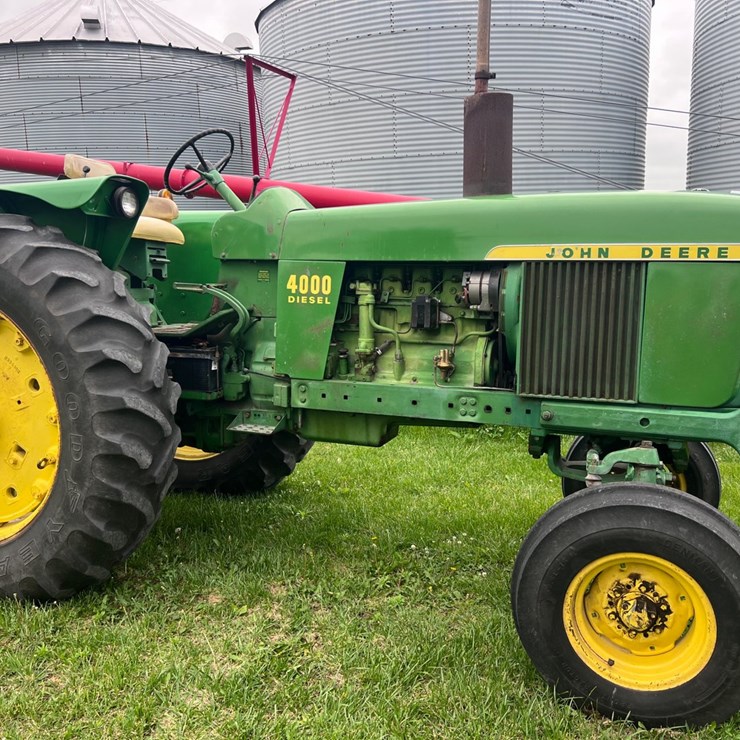 JOHN DEERE 4000