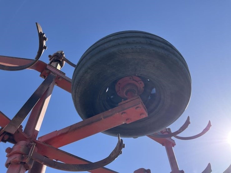 allis-chalmers-30'-fold-up-field-cultivator-image-17