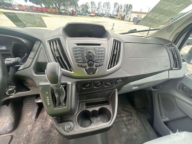 2017-ford-transit-image-14
