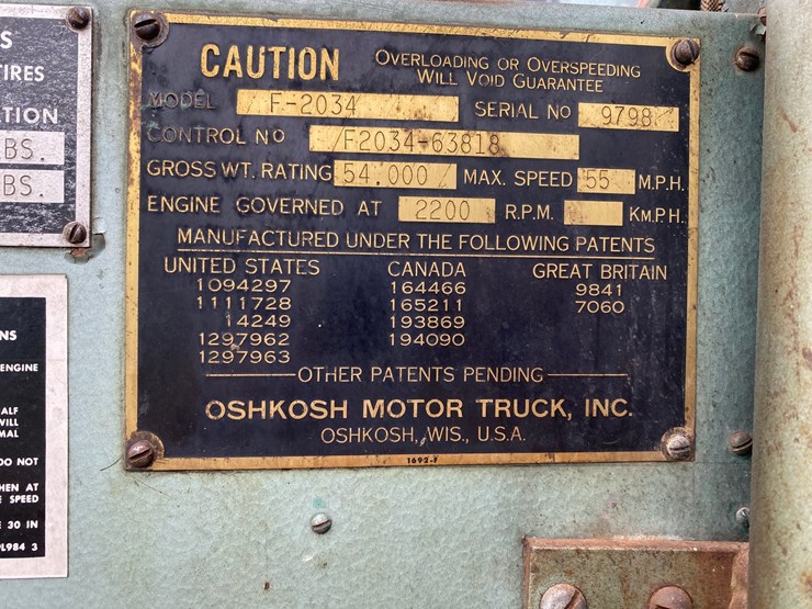 #1569-•-oshkosh-semi-tractor-image-27
