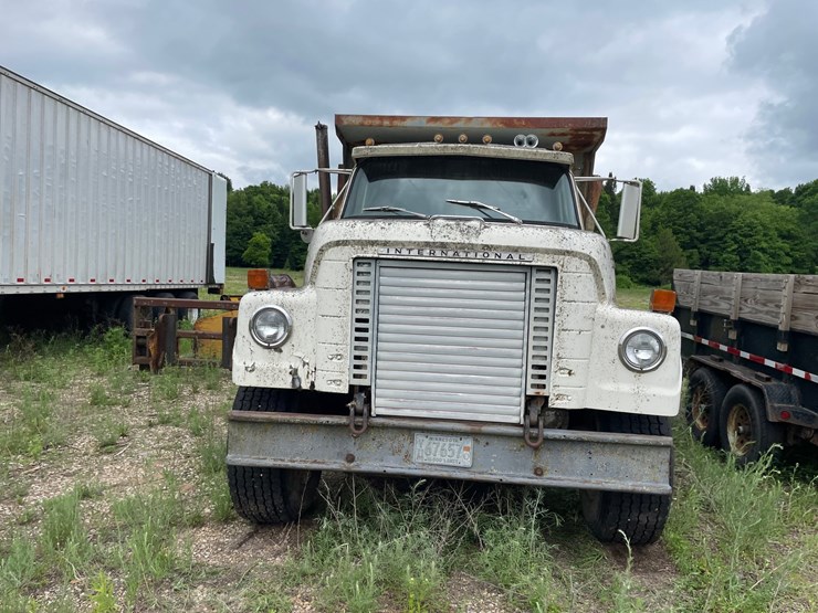 #1392-•-1974-fleetstar-2070a-tandem-axel-dump-truck-image-2