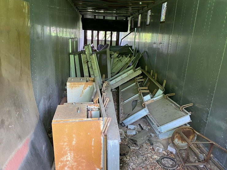 #1637-•-semi-trailer-with-contents-(no-title)-image-10