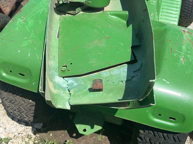john-deere-110-image-4
