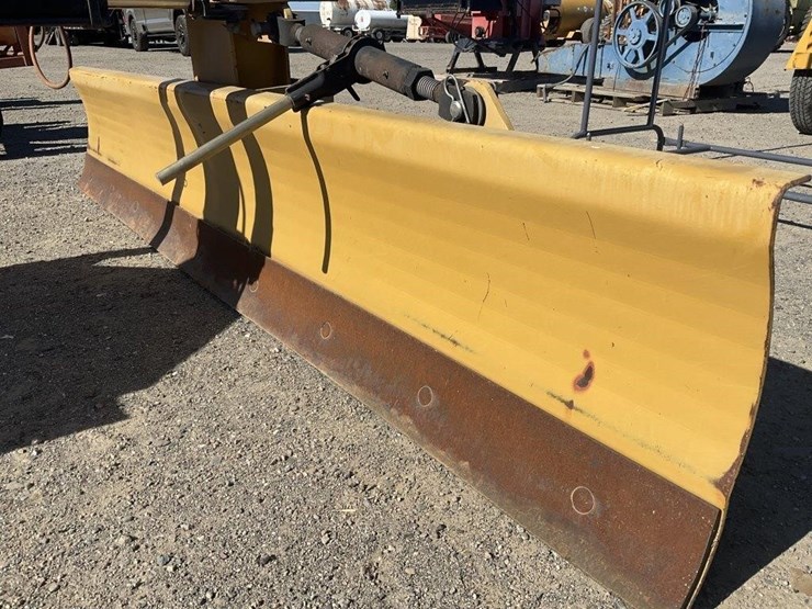 custom-9'-3-pt-6-way-hyd.-angle-blade-image-8