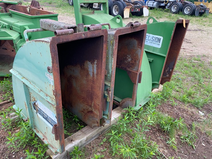 #1565-•-(4)-metal-chipping-chutes-image-2