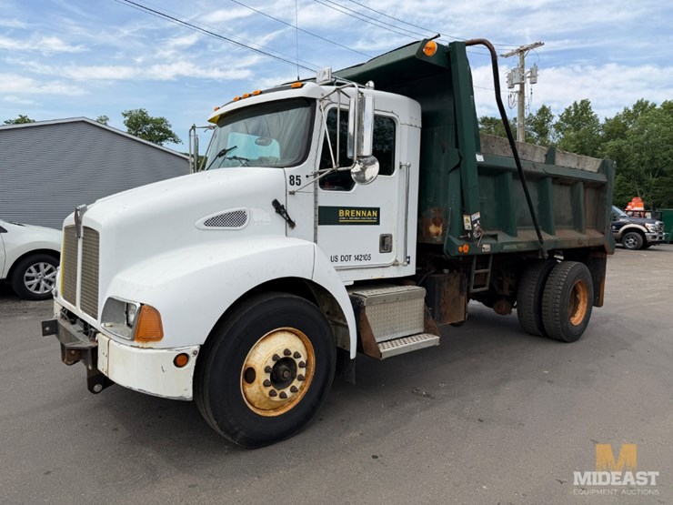 2001-kenworth-t300-image-1