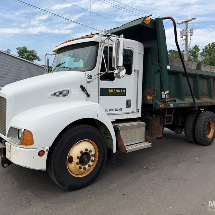 2001 KENWORTH T300