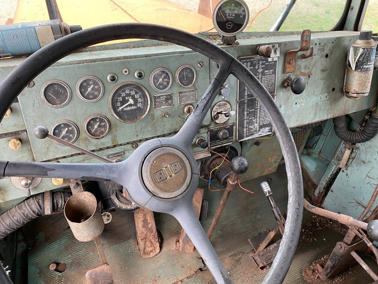 #1569-•-oshkosh-semi-tractor-image-10