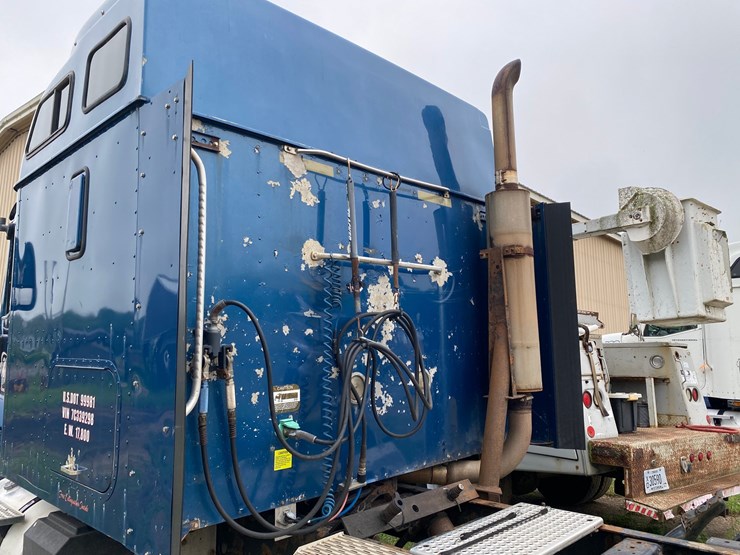 #1562-•-2007-international-truck-image-15