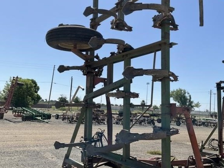 glencoe-30'-fold-up-field-cultivator-image-8