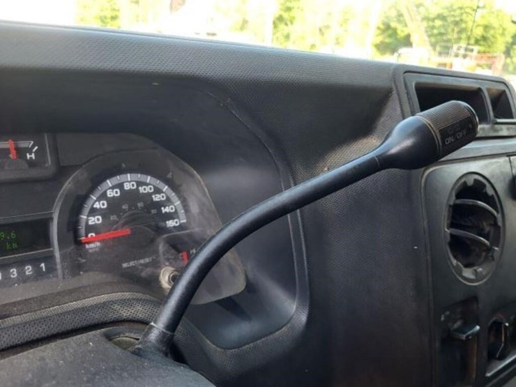 2009-ford-e450-image-22