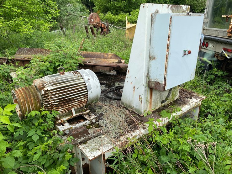 #1627-•-steel-platform-with-electric-motor-image-3