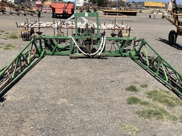 custom-60'-3-pt-folding-spray-boom-attachment-image-1