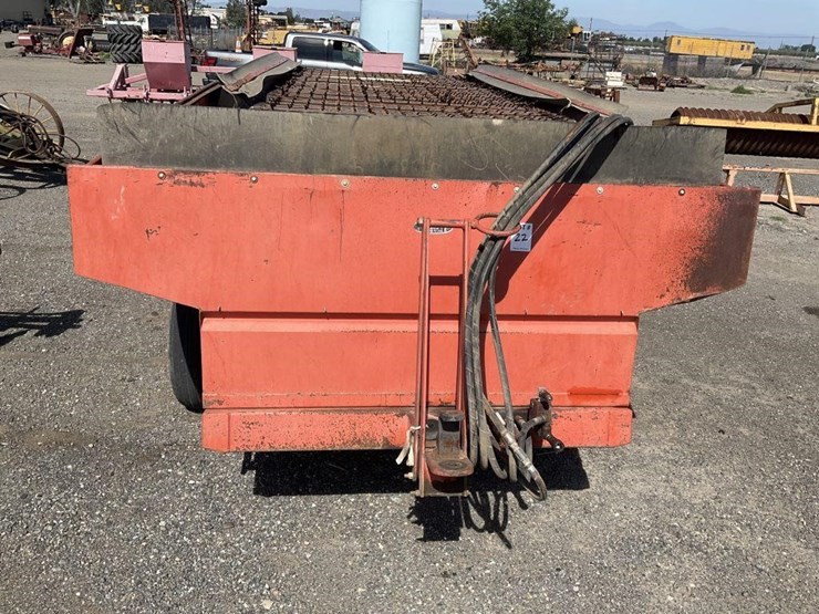 herbst-9'x8'-hyd.-end-dump-nut-cart-image-2