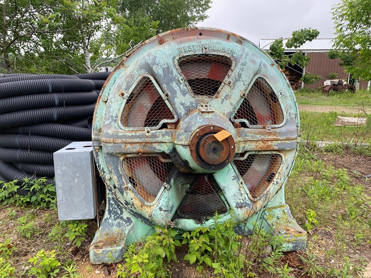 #1580-•-large-westinghouse-generator-image-2
