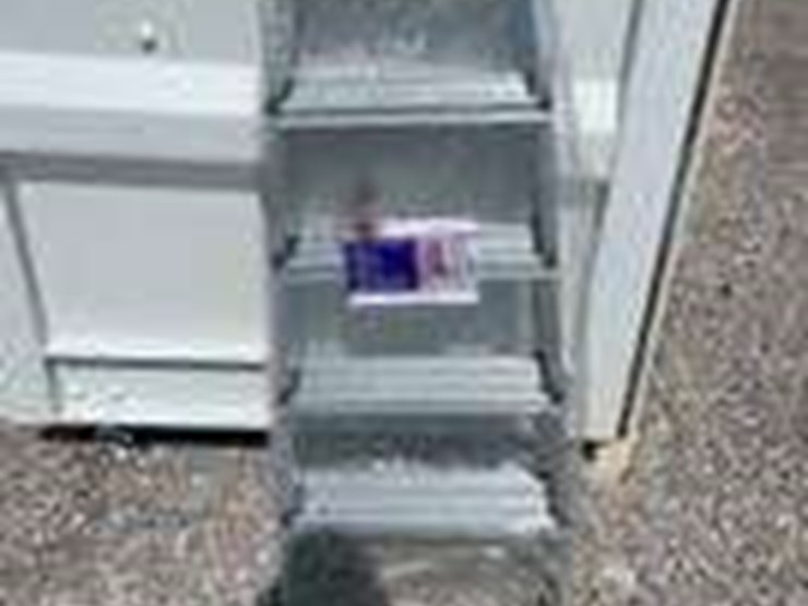 folding-step-ladder-image-1