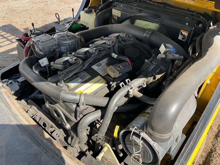 #1388-•-2014-yale-glc040sv-forklift-image-32