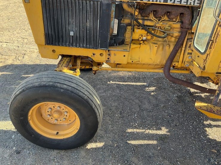 john-deere-2355-image-18
