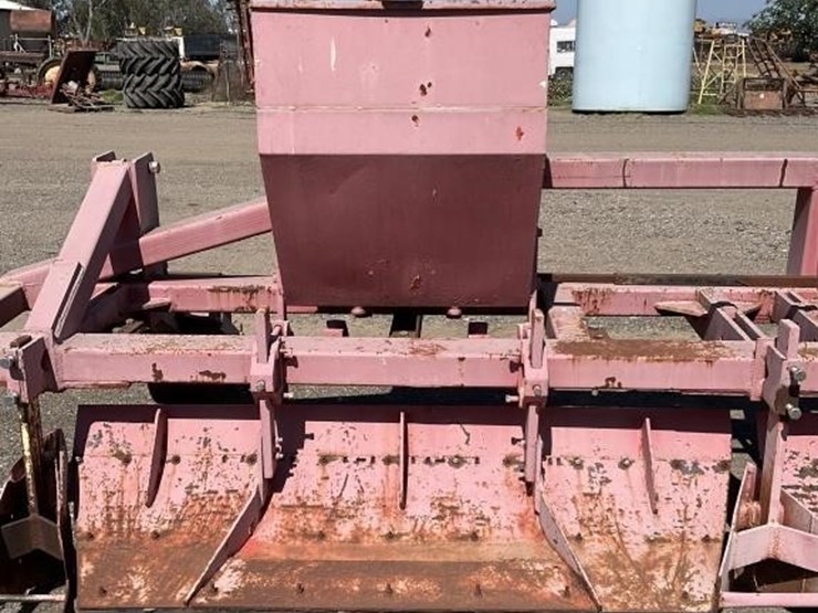 clampco-3-pt-3-row-80"-shaping-baiter-bar-image-9