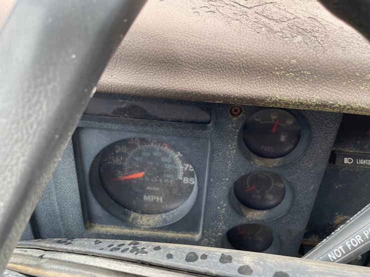 #1381-•-international-f-2674-tri-axel-dump-truck-image-20