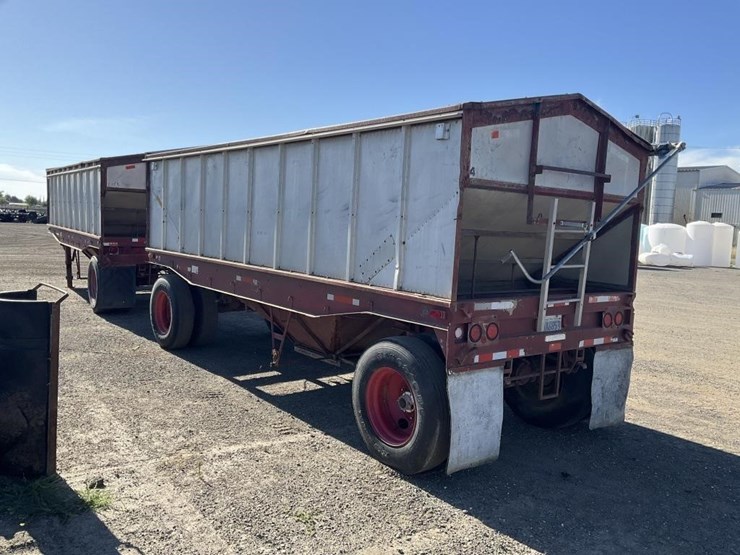 (dmv)-set-of-1970's-aluminum-hopper-trailers-image-4