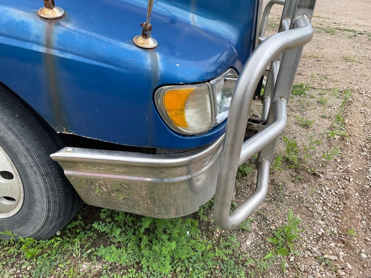 #1377-•-2006-international-9400i-6x4-sleeper-cab-semi-tractor-image-79