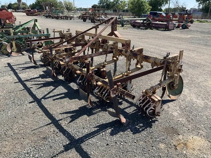 custom-3-pt-3-row-60"-rolling-cultivator-image-5