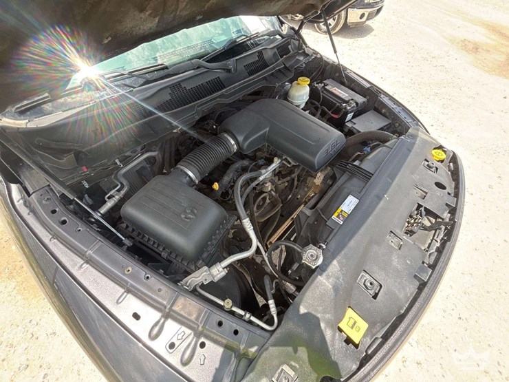 2016-dodge-1500-image-9