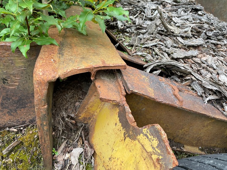#1389-•-large-steel-pintle-hitch-trailer-with-broken-frame-(no-title)-image-13