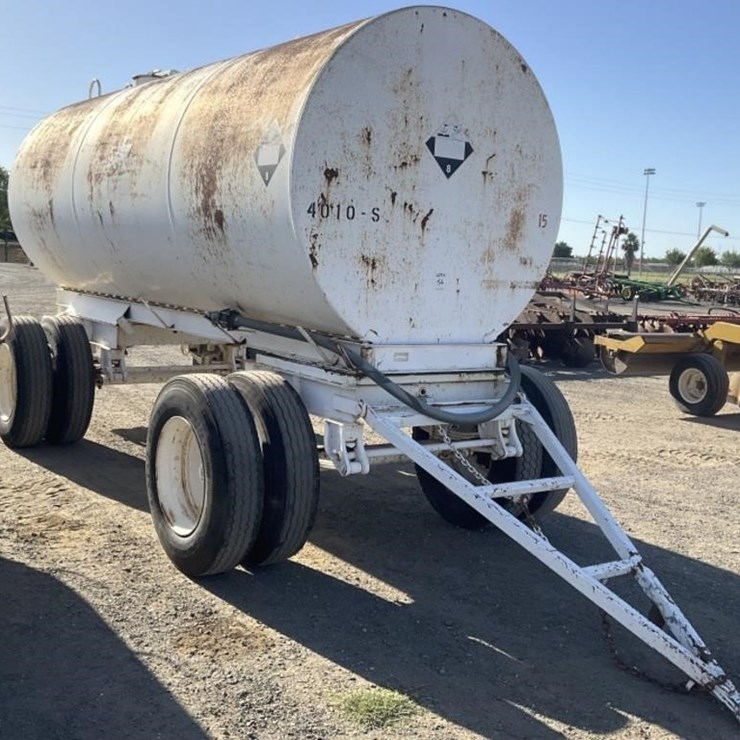 CUSTOM TRAILER