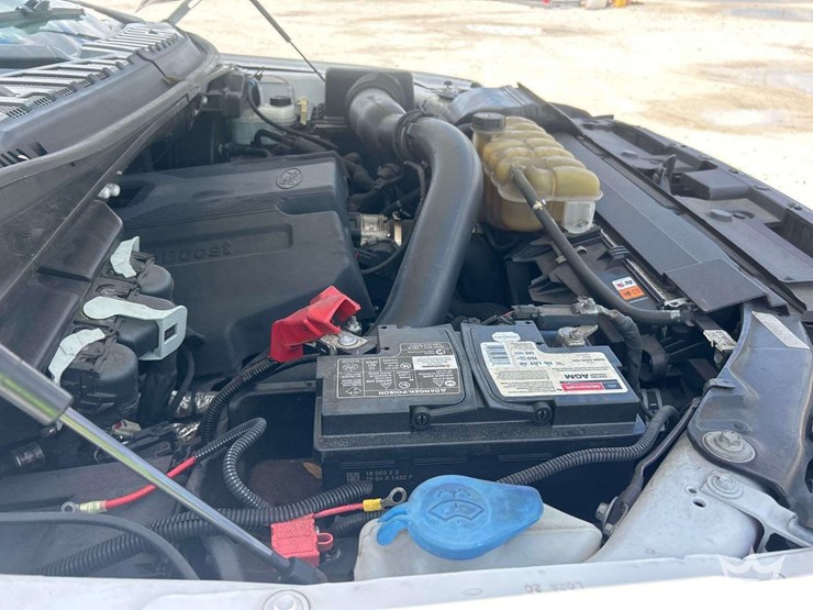 2020-ford-f150-image-8