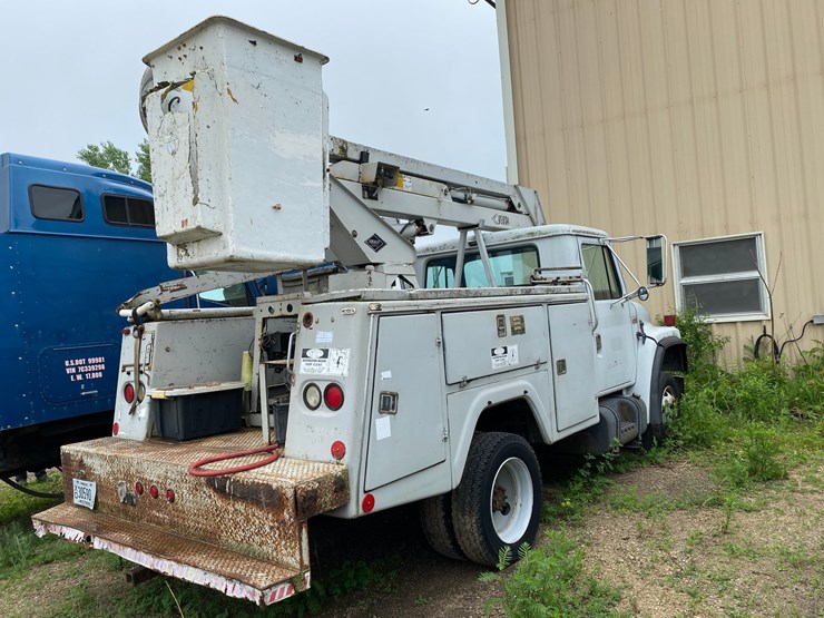 #1561-•-1988-international-boom-service-truck-image-3