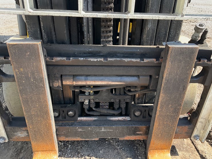 #1388-•-2014-yale-glc040sv-forklift-image-14