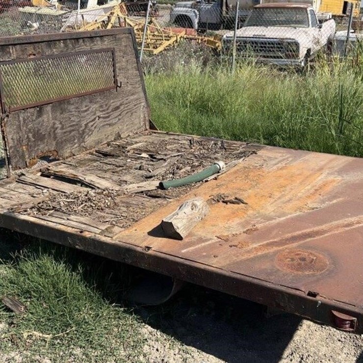 CUSTOM FLATBED