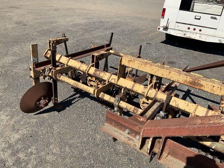 custom-3-pt-3-row-60"-rolling-cultivator-image-9