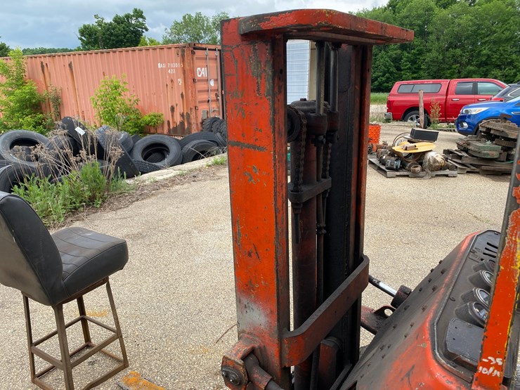 #1396-•-toyota-lp-forklift-image-10