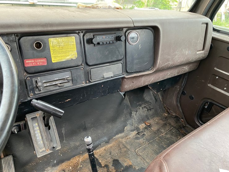 #1561-•-1988-international-boom-service-truck-image-8