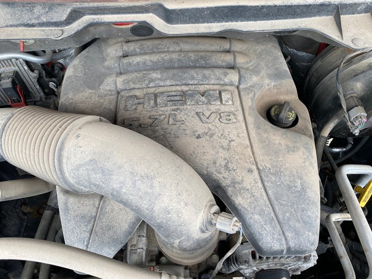 2015-dodge-ram-1500-image-26