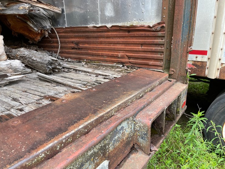#1385-•-1974-gindy-semi-van-trailer-full-of-wood-image-11